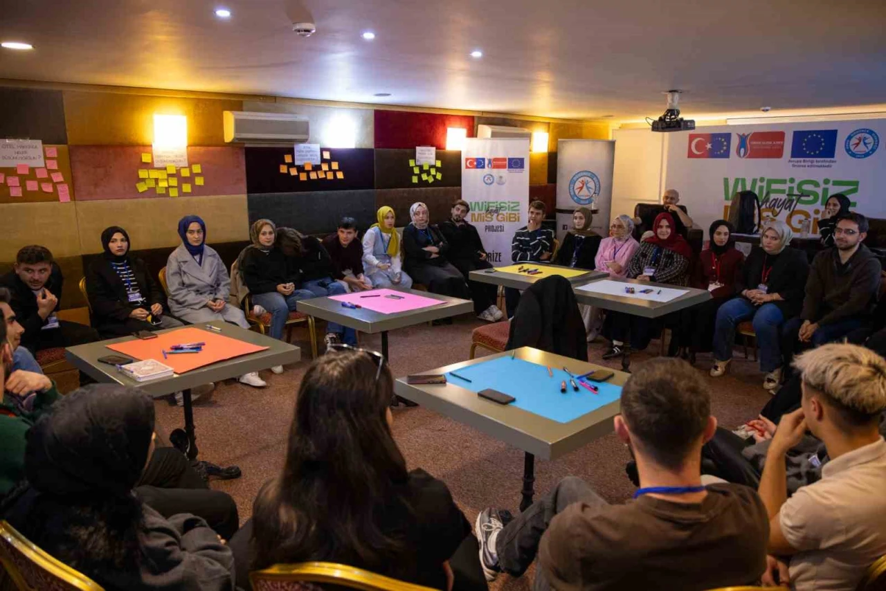 Gençlerin sosyal medya bağımlılığı araştırılıyor