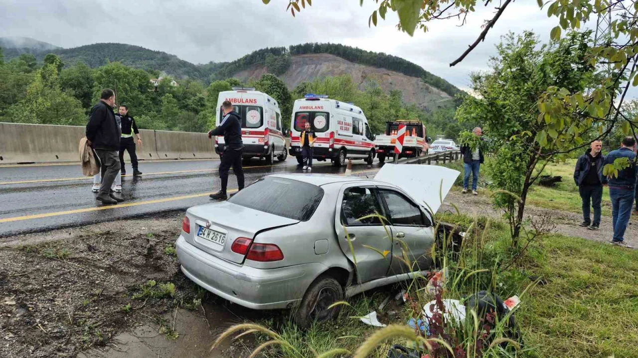 Otomobil kanala uçtu; 3 yaralı