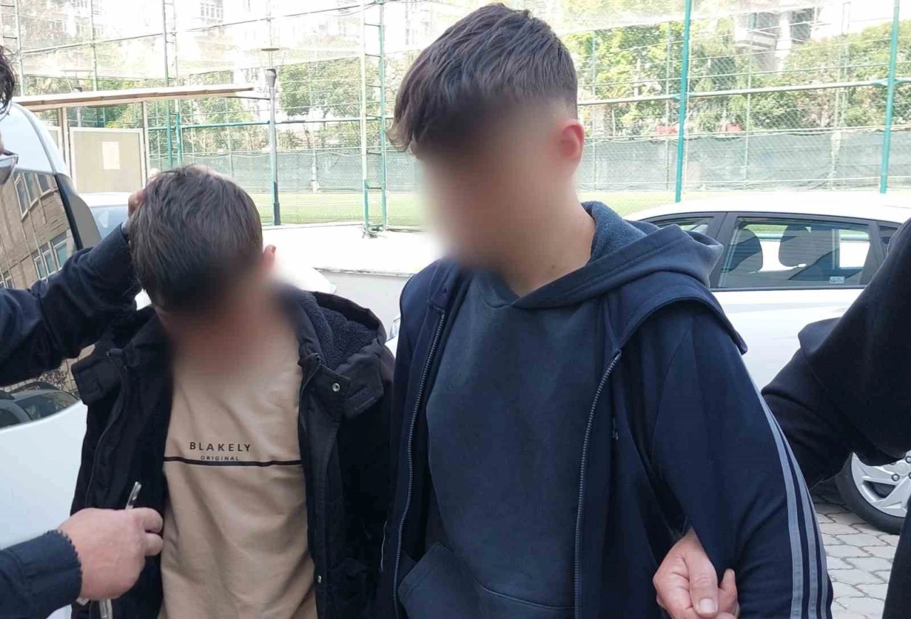 Tüfekle ev kurşunlayan 2 çocuk yakalandı