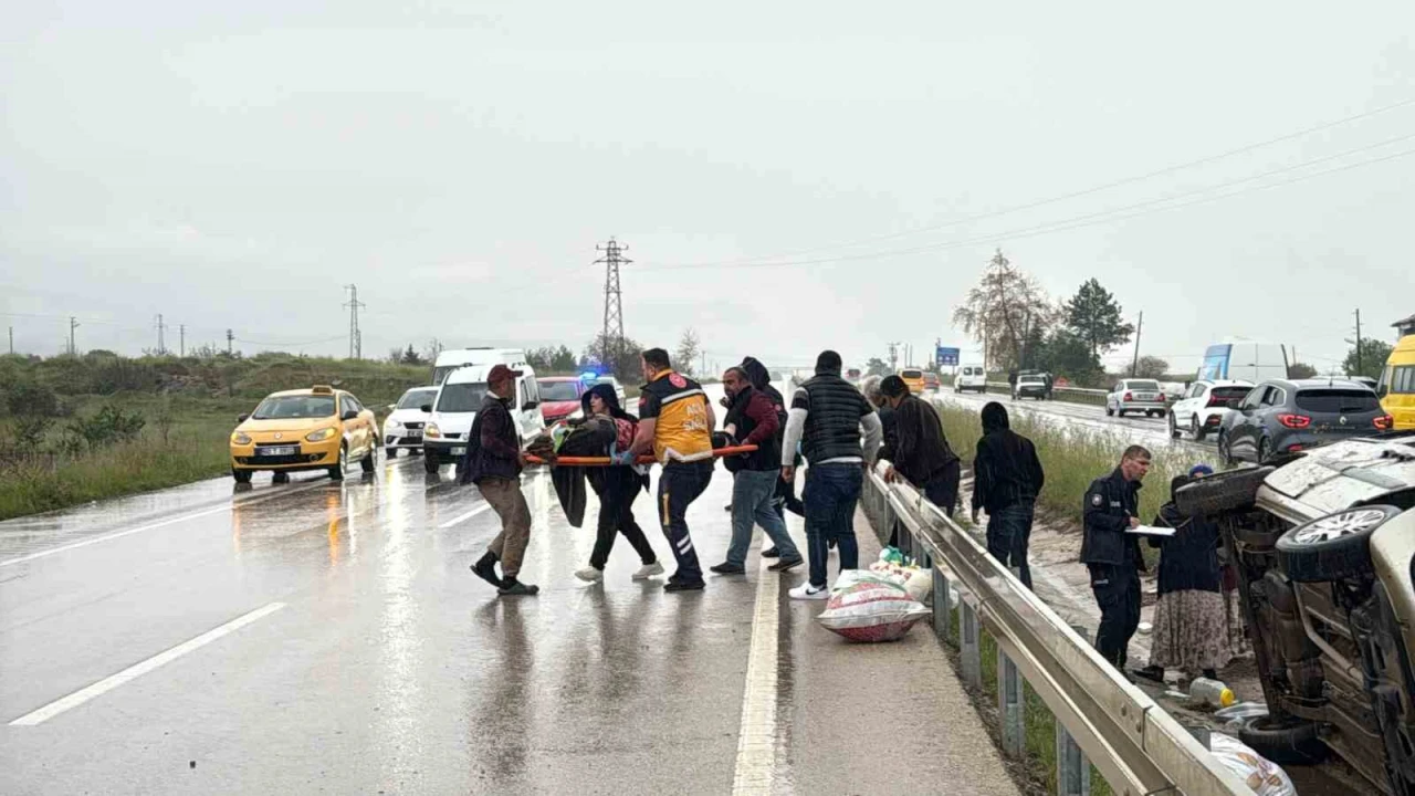 Otomobil Çarpışması: 5 Yaralı!
