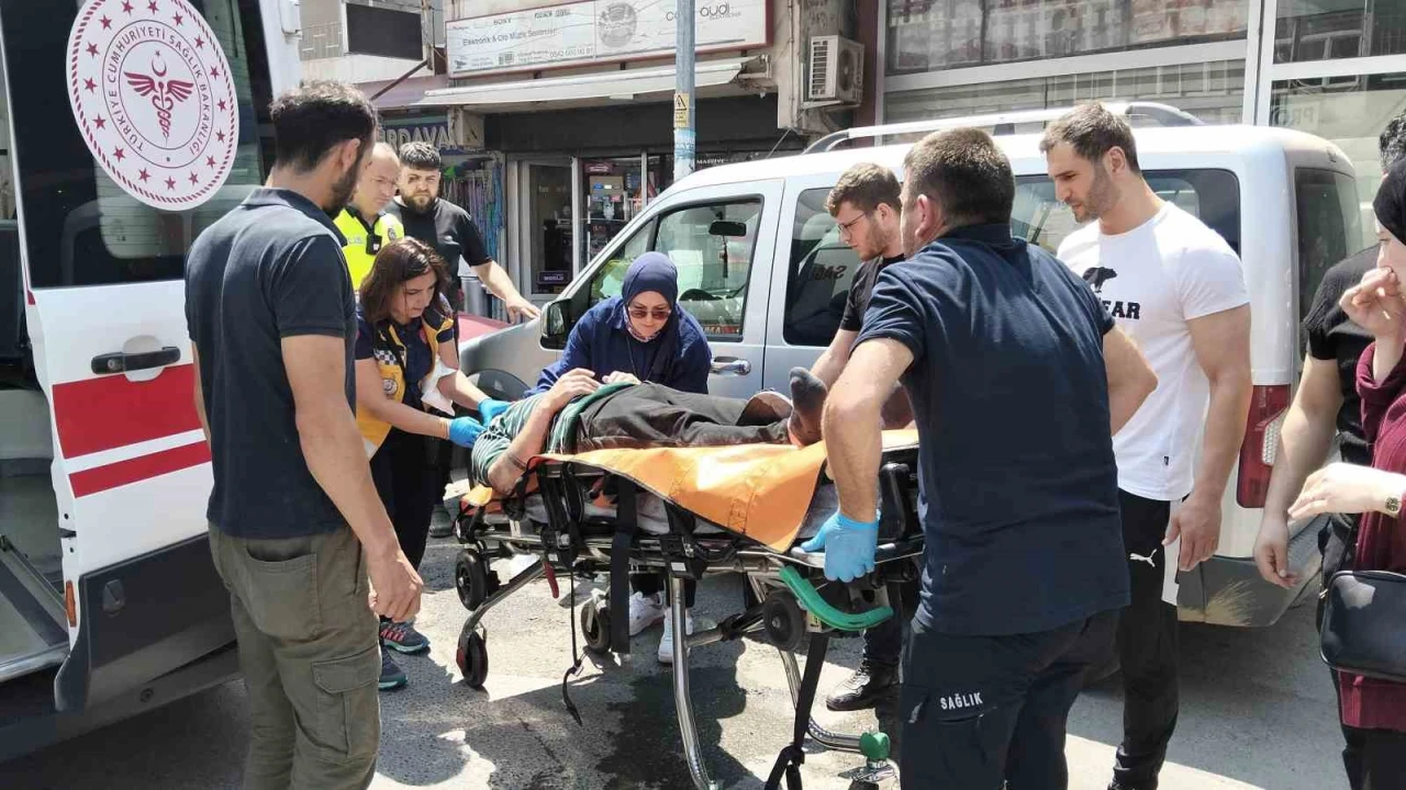 Feci kaza: Forkliftin bıçağına çarpan motosiklet sürücüsü ağır yaralandı