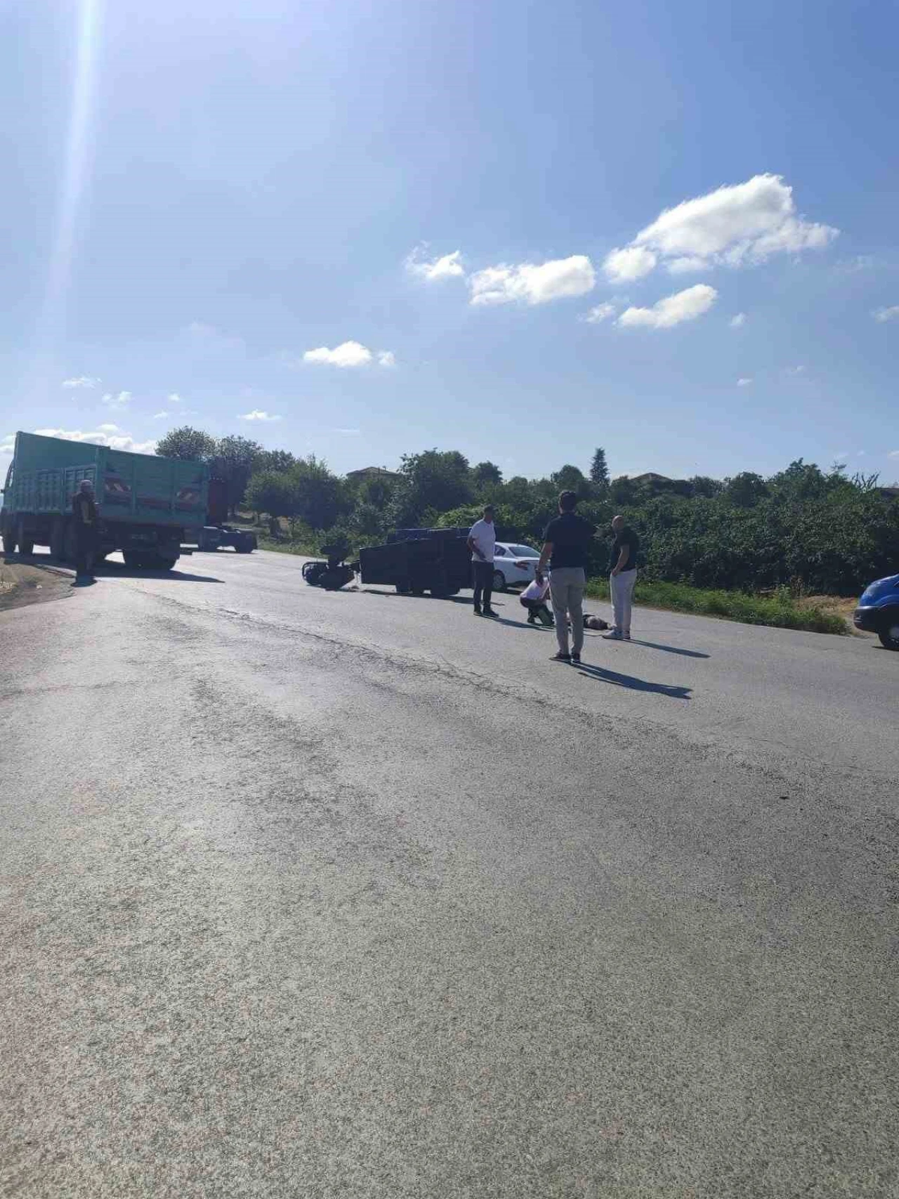 Kamyon ile çarpışan tarım aracının sürücüsü hayatını kaybetti