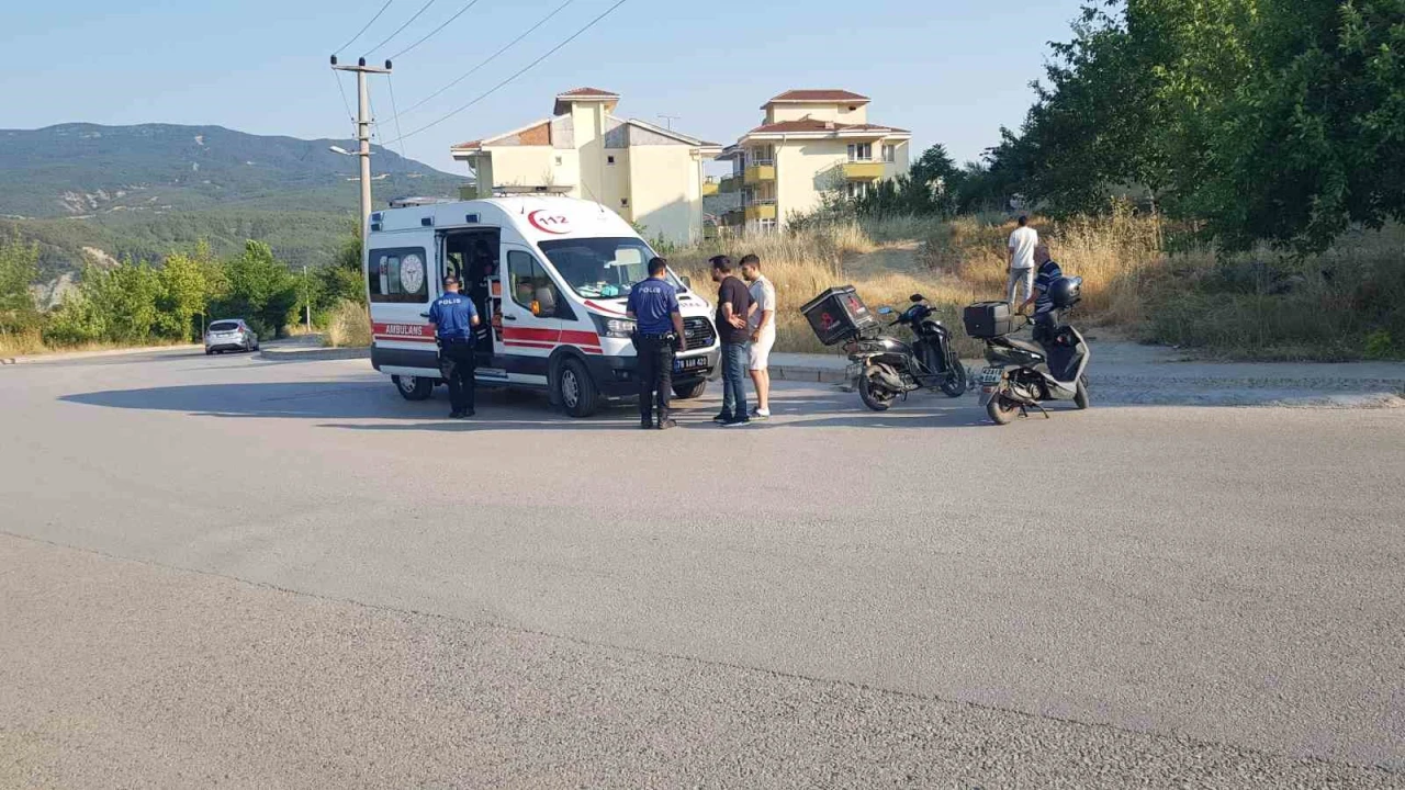 Motosiklet devrildi: 2 yaralı