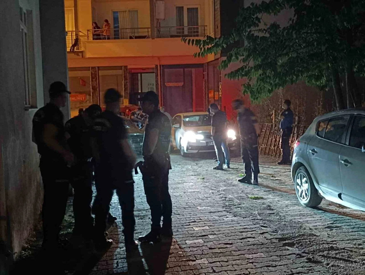 ’kız meselesi’ yüzünden muştalı kavga: 1 yaralı