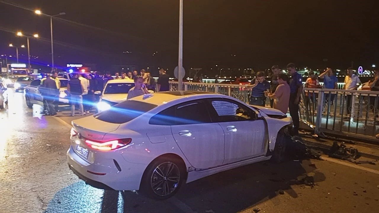 Araçlara çarpan sürücü olay yerinden kaçtı