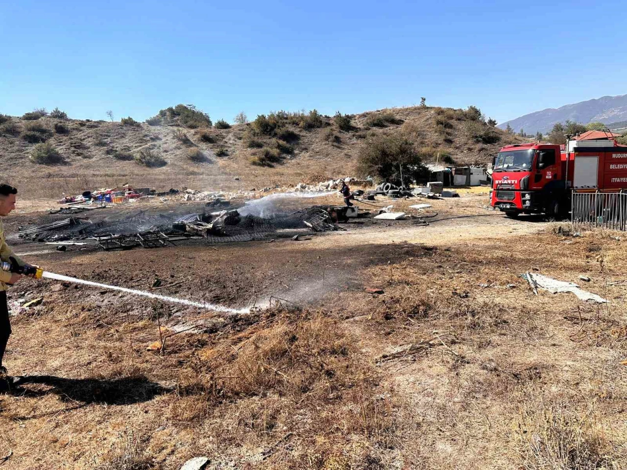 Hurdalar alev aldı