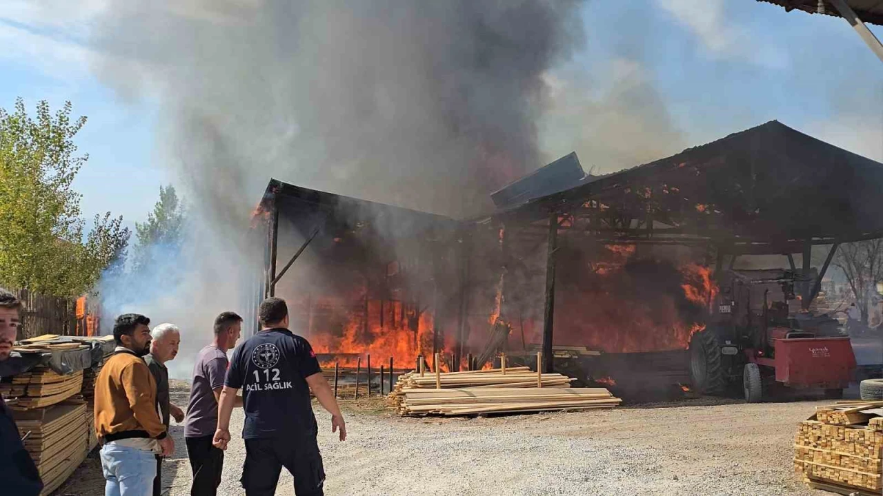 Kereste fabrikasında yangın