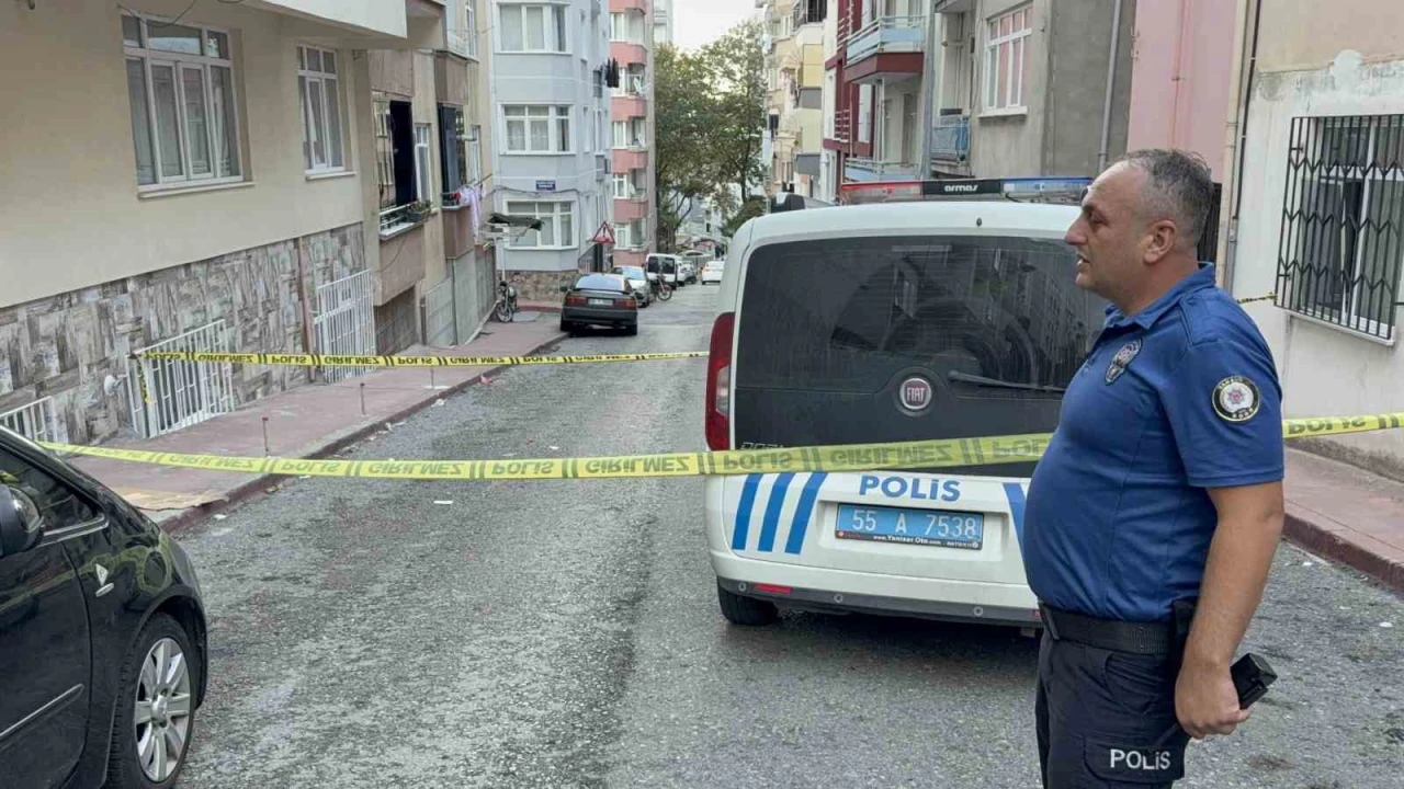 20 yaşındaki kadın 4 katlı binanın çatısından atladı