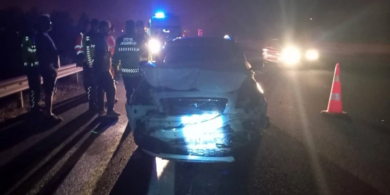Tra çarpan otomobil hurdaya döndü: 1 yaralı