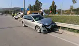 Kavşakta İki Otomobil Çarpıştı: 4 Yaralı!