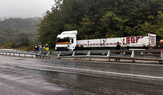 Tır Makasladı, Trafik Kilitlendi!
