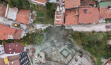 Yol Çöktü, İki Katlı Apartman Tedbiren Boşaltıldı