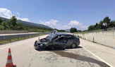 Otomobil İstinat Duvarına Çarptı: 2 Yaralı