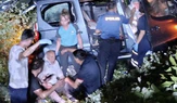 Hafif Ticari Araç Şarampole Yuvarlandı: 2 Yaralı