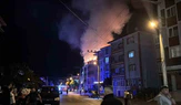 Apartman Çatısı Alevlere Teslim Oldu! Patlama Sesleri Mahalleyi Ayağa Kaldırdı