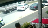 Park Yerinden Çıkan Otomobile Kamyon Çarptı
