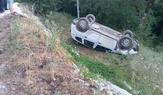 Otomobil Tarlaya Uçtu, 3 Yaralı