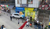 Kontrolden Çıkan Otomobil İş Yerine Daldı!