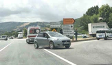 Otomobil Refüje Çarptı: 1 Yaralı