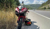 Motosiklet Tıra Çarptı: 2 Genç Yaralandı
