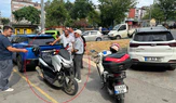 Motosiklet ile Ticari Taksi Çarpıştı: Kaza Maddi Hasarla Atlatıldı