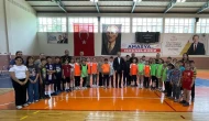 İl Müdürü Osman Ercan’dan Hentbol Antrenmanına Moral Ziyareti