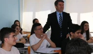 Vali Önder Bakan’dan Eğitime Yakın İlgi: Öğrencilerle Bir Araya Geldi