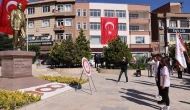 Merzifon’da Atatürk Anıtı’na 19 Mayıs Çelengi Sunuldu!