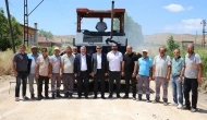Başkan Rıfat Uzun, Suluova’da Asfalt Sezonunu Yenidoğan Mahallesi’nde Başlattı