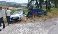 Otomobil ile hafif ticari araç çarpıştı: 2 yaralı