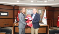 Prof. Dr. Hakan Yalçın’dan Rektör Turabi’ye Veda Ziyareti