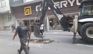 Belediye Ekiplerinden Çöken Asfalta Hızlı Müdahale