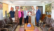 29. Yılında Merzifon Vakfı’ndan Kaymakam Karaaslan’a Plaket