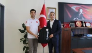 Avrupa Üçüncüsü Ömer Doğukan Öztürk’e Amasya’da Anlamlı Ziyaret