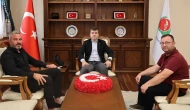 Amasya Valisi Önder Bakan’a Anlamlı Ziyaret