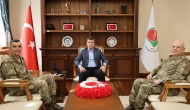 Amasya Valisi Önder Bakan’a Komutanlardan Ziyaret