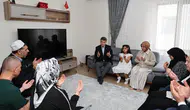 Vali Bakan Şehit Annesinin Bayramını Kutladı