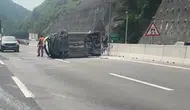 Otomobil ile çarpışan araç devrildi: Kilometrelerce araç kuyruğu oluştu