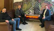 Gündem; Hem Siyaset, Hem Tebrik!