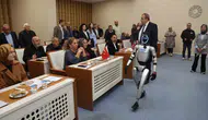 Meclisteki Robot Üye: Duygusal Anlar Yaşandı!