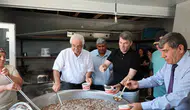 Bir Kase Aşure, Bin Gönül! Vali Bakan Şarklı Köyü'ndeydi
