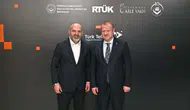 Davulcu’dan Dijital Dünya Eleştirisi: “İrade Elimizden Kayıyor”