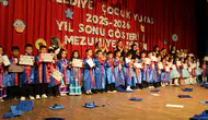 Miniklerden Muhteşem Mezuniyet Gösterisi!