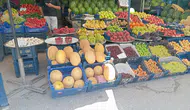 Merzifon Halk Pazarı'nda Yaz Bereketi! Gözler Fiyatlarda Düşüş Beklentisinde
