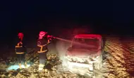 Merzifon’da Tarlada Araç Yangını: Doblo Alevlere Teslim Oldu
