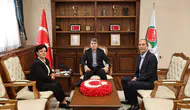 Amasya Valisi Önder Bakan’ın Makamında Yoğun Ziyaret Trafiği