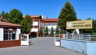 13 Yıllık Hasret Bitti: Merzifon Lisesi Tabelası Yeniden Asıldı!