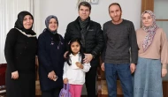 Vali Bakan’dan Depremzede Aileye Ziyaret