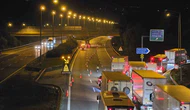 Kimyasal Madde Taşıyan Tır Devrildi! Otoyol Trafiğe Kapatıldı