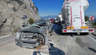 Tır ile Pikap Çarpıştı: 1 Ölü, 2 Yaralı
